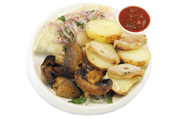 Шашлык из картофеля с грибами и салом